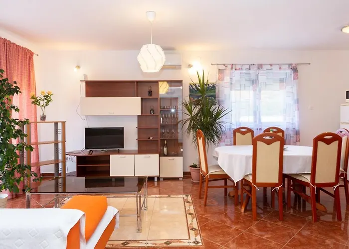 Semesterbostad Davorka *