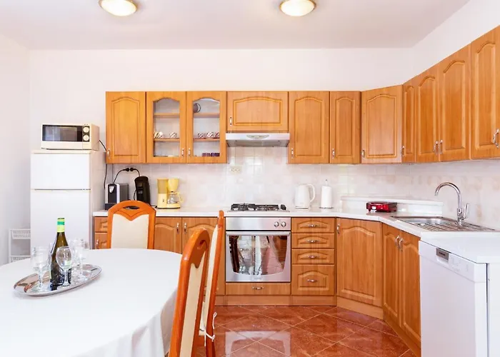 Semesterbostad Davorka Ližnjan